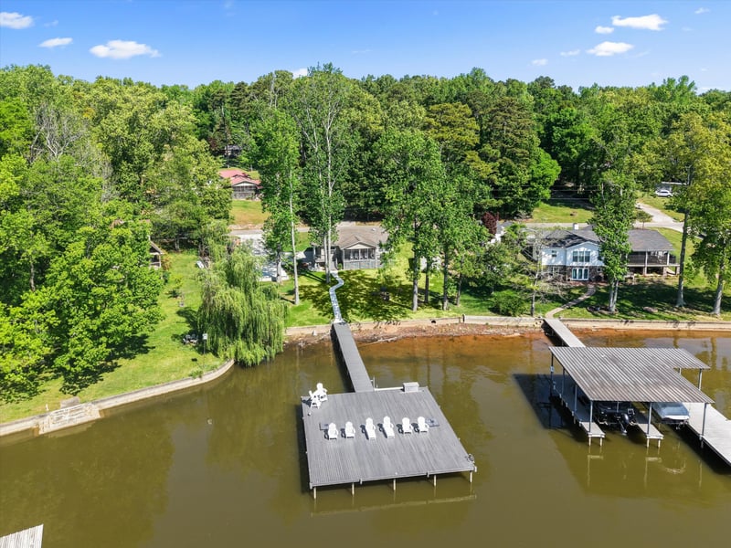 290 Elk River Shores Dr, Rogersville, AL 35652
