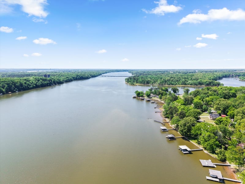 290 Elk River Shores Dr, Rogersville, AL 35652