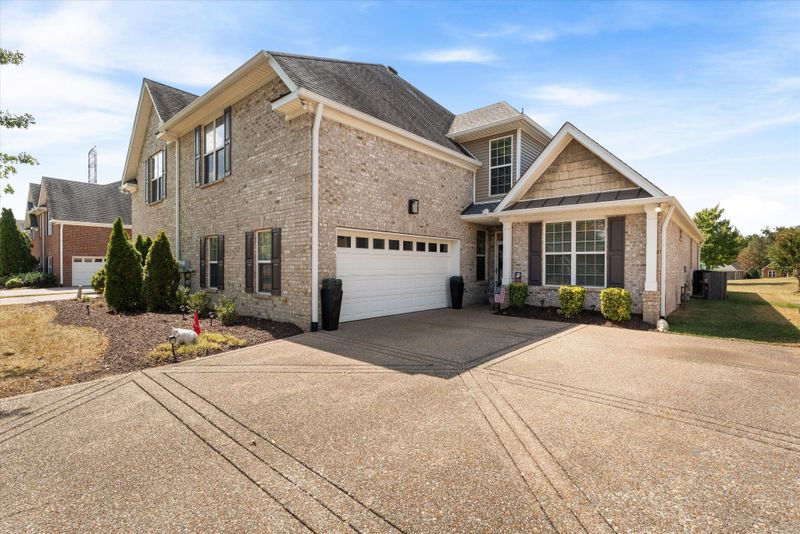 1113 Chickadee Cir, Hermitage, TN 37076