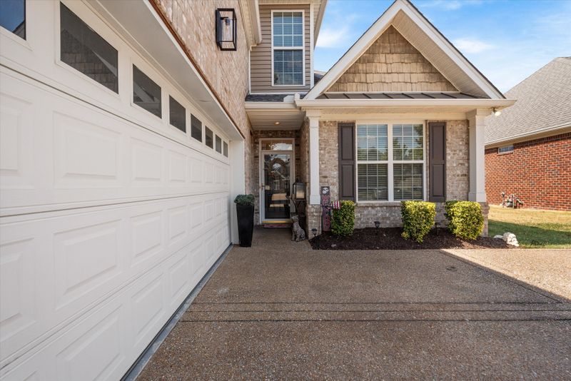 1113 Chickadee Cir, Hermitage, TN 37076