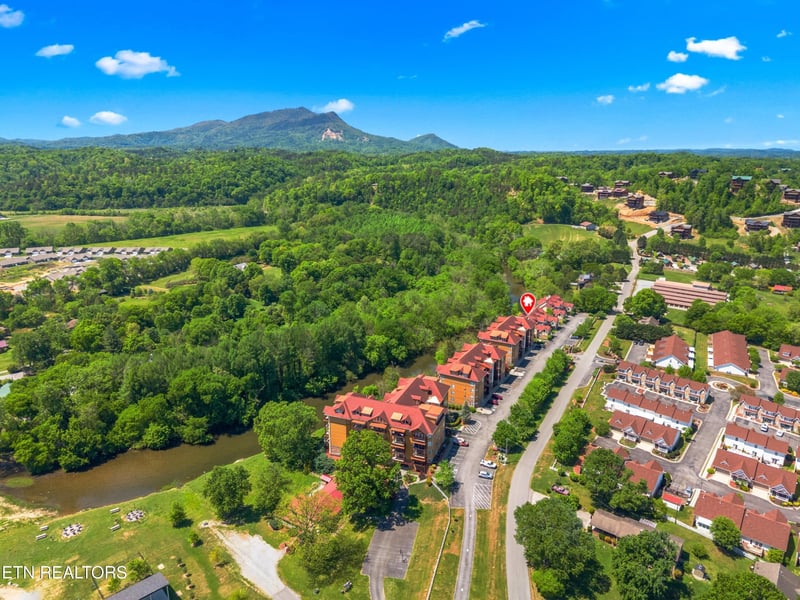601 River Place Way #B101, Sevierville, TN 37862