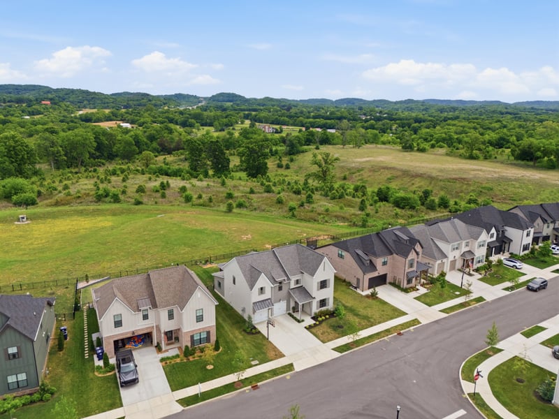 3472 Burgate Trl, Thompsons Station, TN 37179