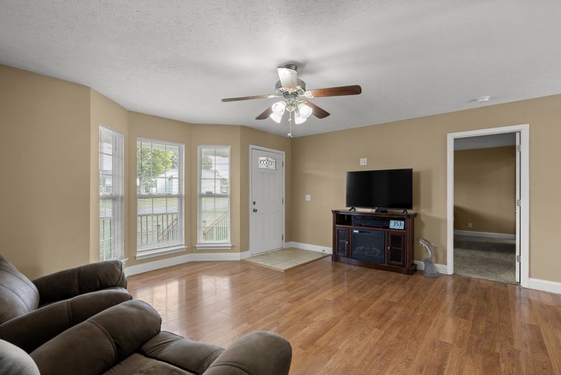 1004 Woodbrier Ln, Greenbrier, TN 37073