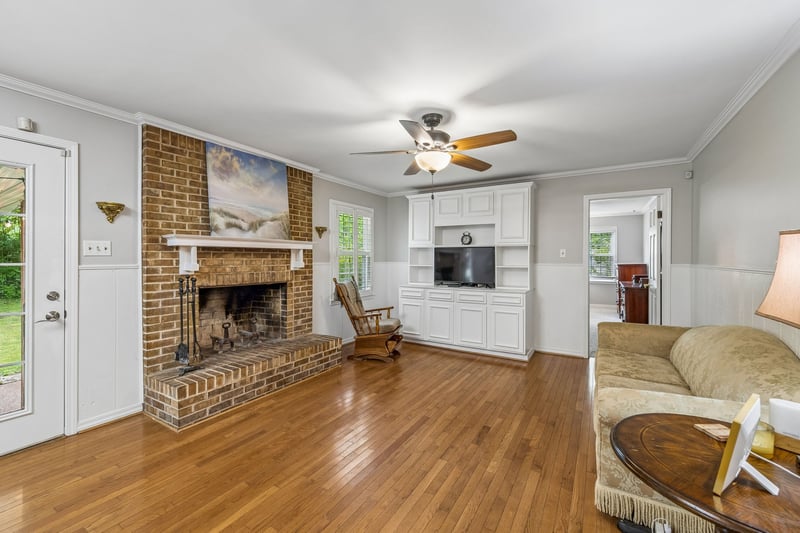 1305 Jewell Dr, Columbia, TN 38401