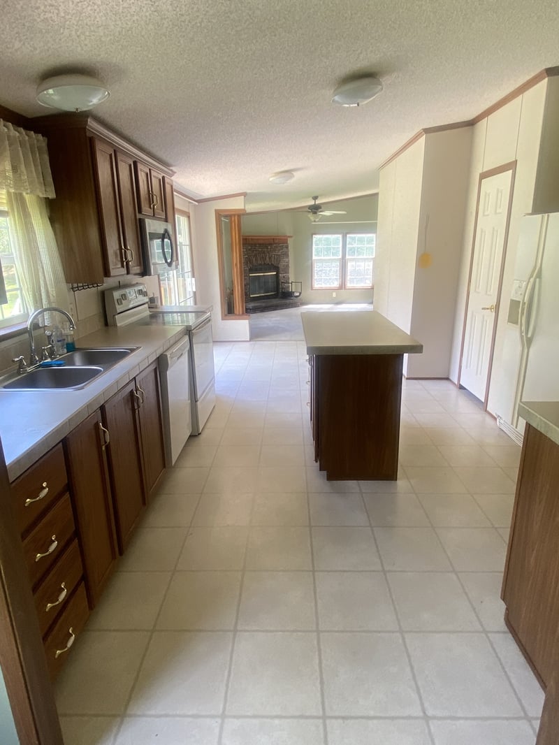 2450 W Leatherwood Rd, Cumberland Furnace, TN 37051