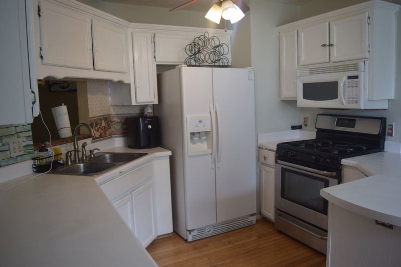 1718 University Dr, Columbia, TN 38401