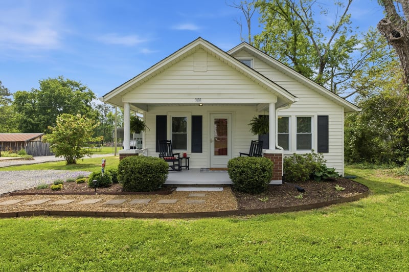 208 W South St, Greenbrier, TN 37073