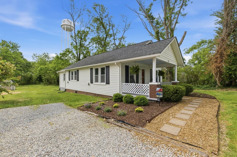 208 W South St, Greenbrier, TN 37073