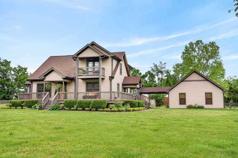 426 Watt Nolen Rd, Cottontown, TN 37048