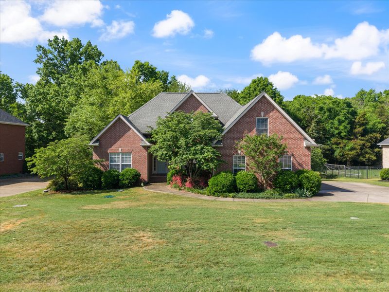319 Eclipse Dr, Murfreesboro, TN 37129