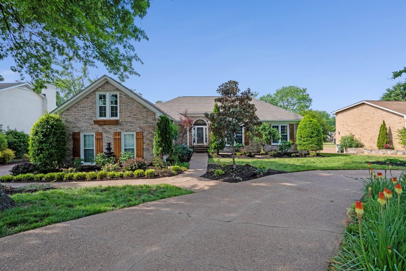 5006 Langford Ps, Old Hickory, TN 37138