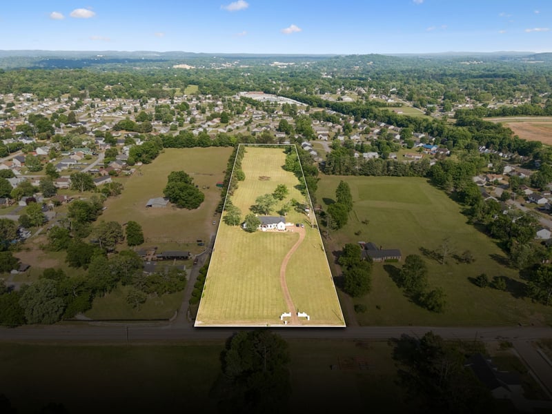 418 Rutherford Ln, Columbia, TN 38401