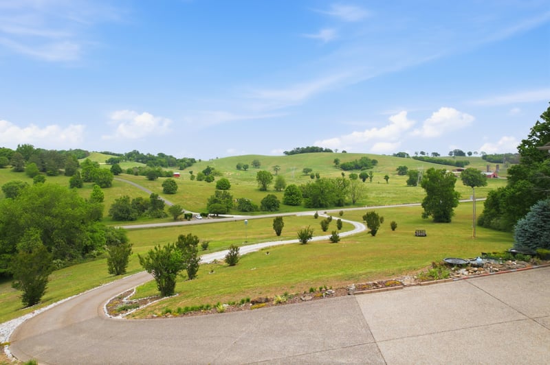 2160 Darks Mill Rd, Columbia, TN 38401