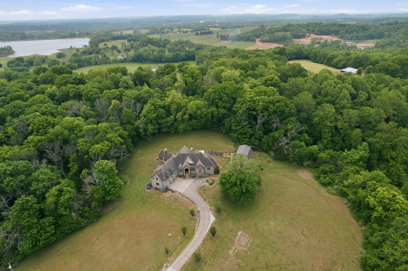 2160 Darks Mill Rd, Columbia, TN 38401