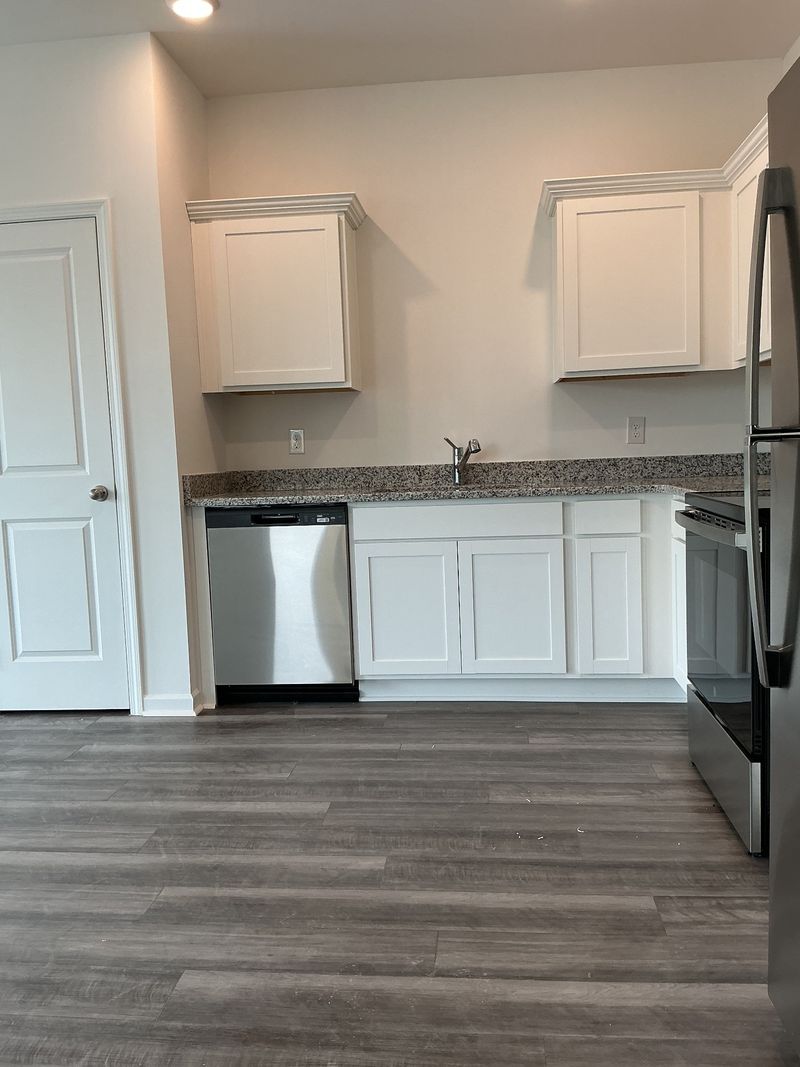 210 Darlington Dr, Dickson, TN 37055