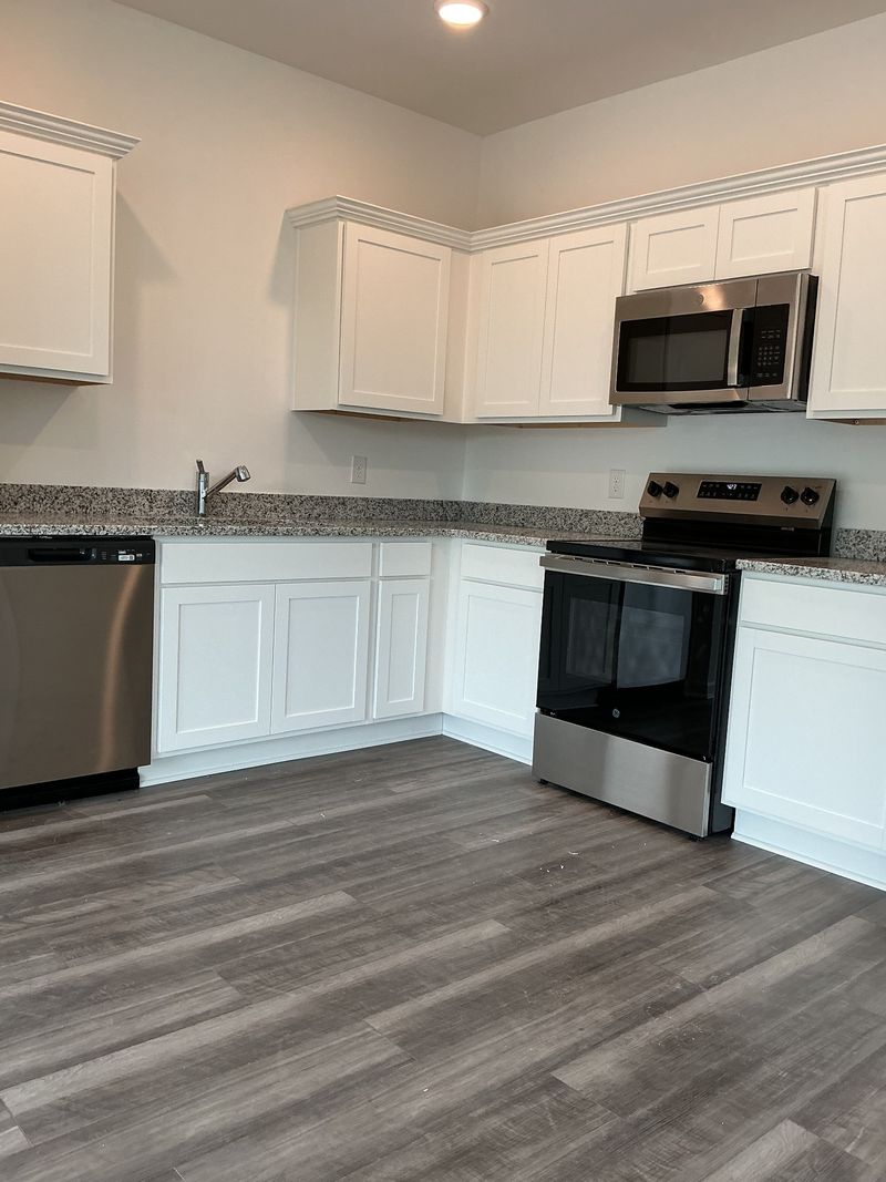 210 Darlington Dr, Dickson, TN 37055