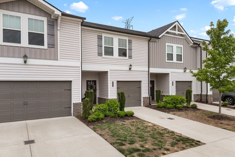 1211 W End Station Dr, Lebanon, TN 37087