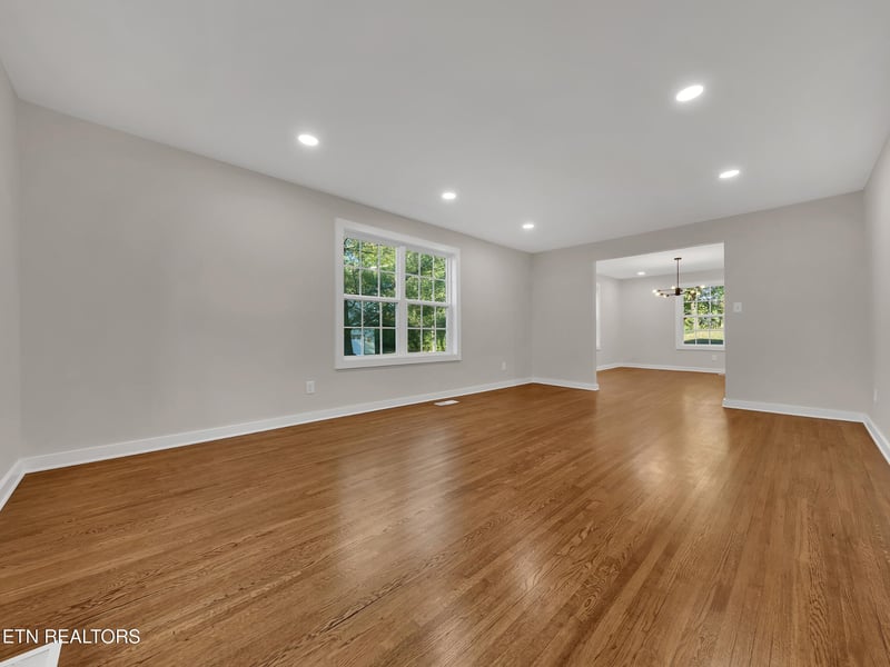 2505 Buffat Mill Rd, Knoxville, TN 37917