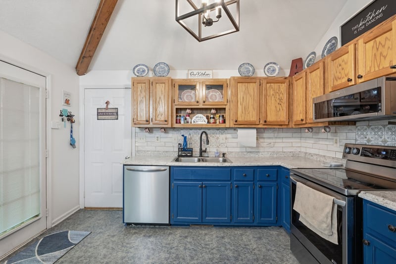 107 Valley Rd, Dickson, TN 37055