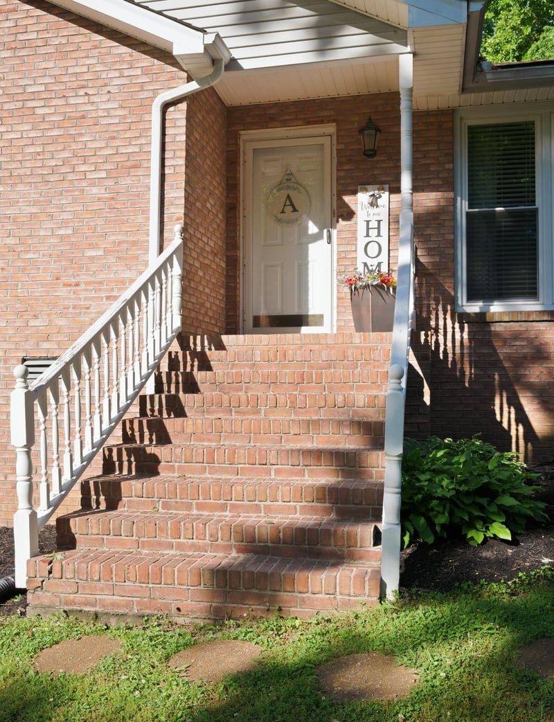 107 Valley Rd, Dickson, TN 37055