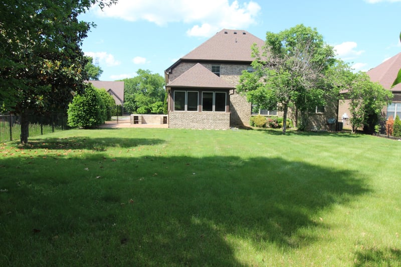 337 Crooked Creek Ln, Hendersonville, TN 37075