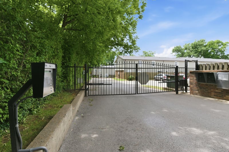 924 Coarsey Dr, Nashville, TN 37217