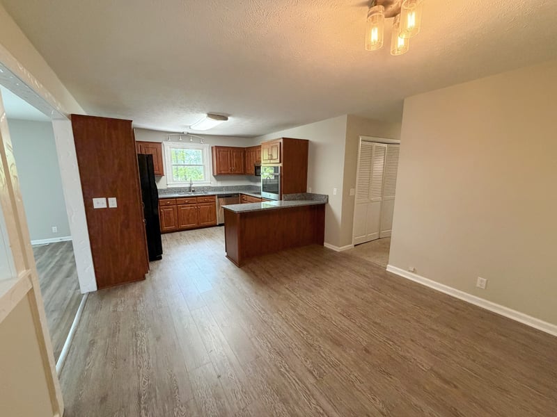 159 W Hester Rd, Cottontown, TN 37048