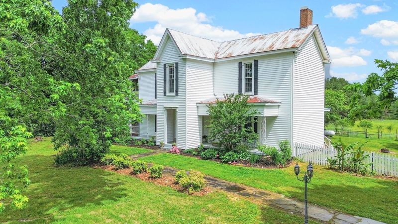 2816 Highway 12 N, Chapmansboro, TN 37035
