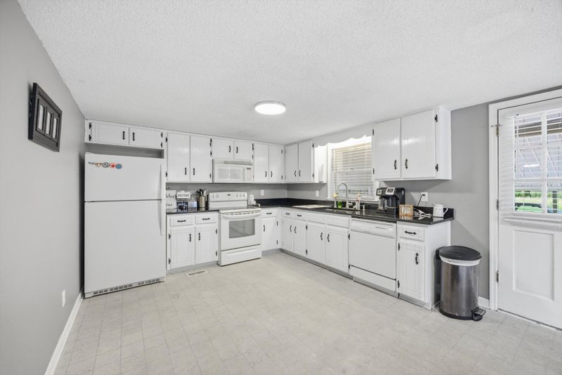 47 Rebecca Dr, Chatsworth, GA 30705