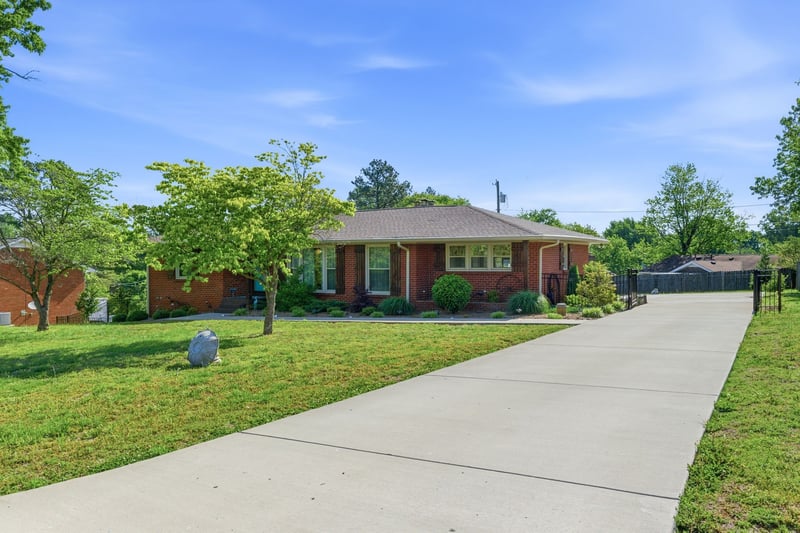 210 S Sequoia Dr, Springfield, TN 37172