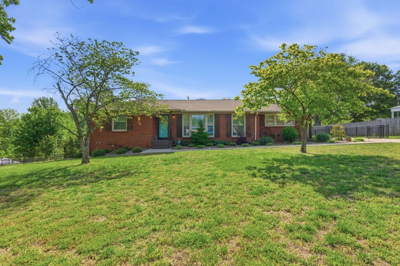 210 S Sequoia Dr, Springfield, TN 37172