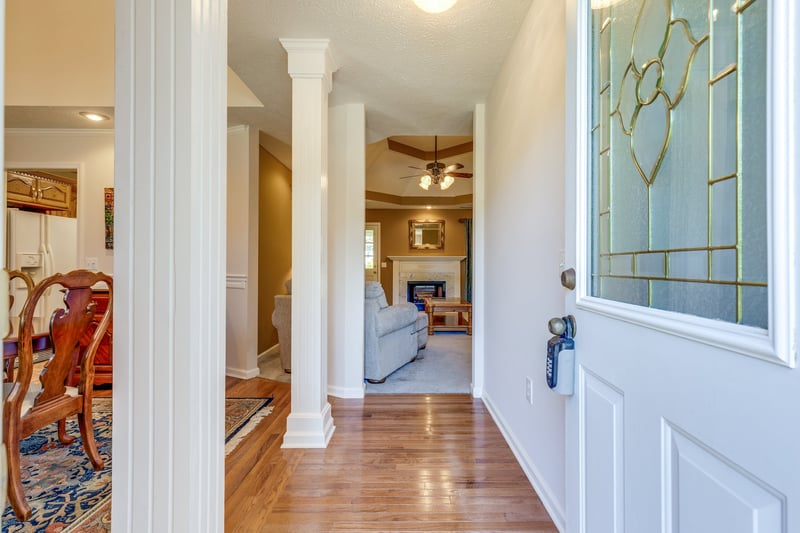 111 Terry Ln, Cottontown, TN 37048