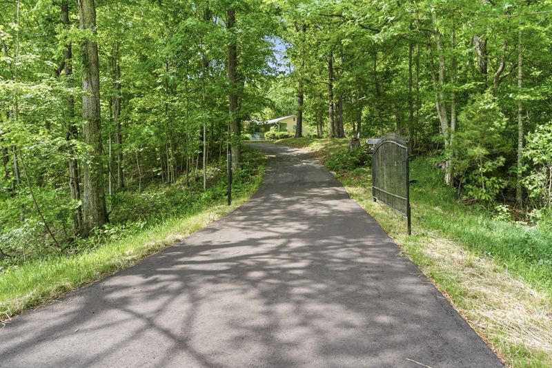 6603 Shedden Rd, Greenbrier, TN 37073