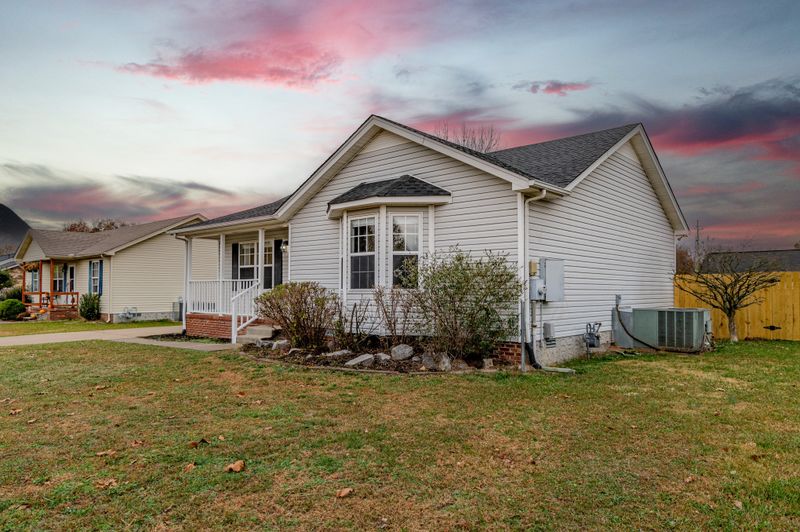 2403 Willow Dr, Murfreesboro, TN 37127