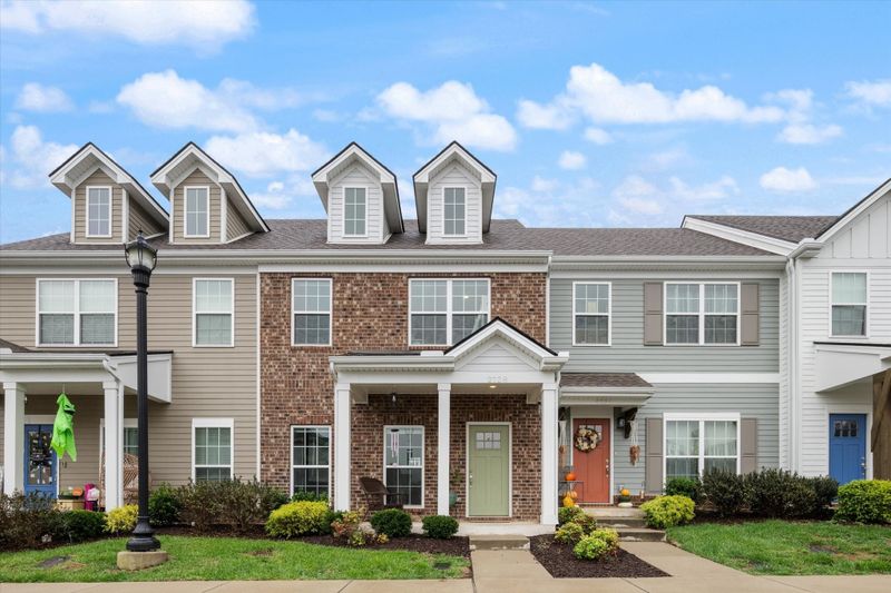 2738 Wind Gap Dr, Columbia, TN 38401