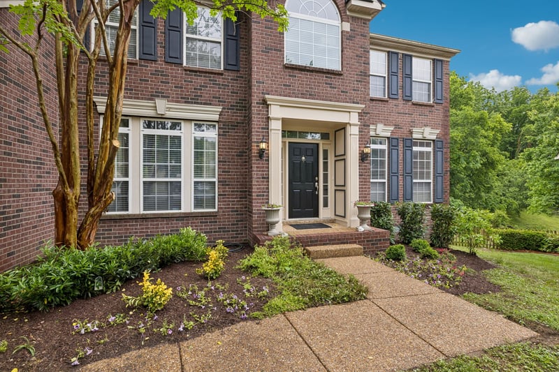 813 Glenavon Ct, Nashville, TN 37220