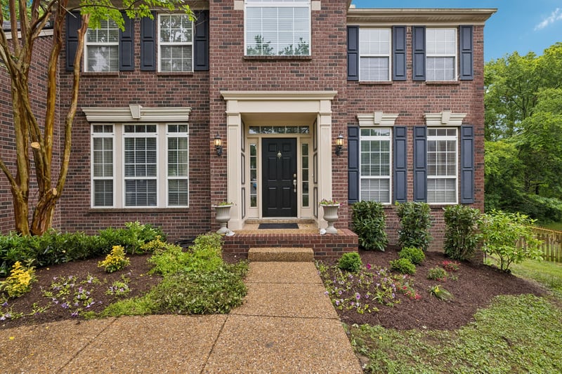 813 Glenavon Ct, Nashville, TN 37220