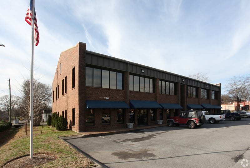 136 Walton Ferry Rd, Hendersonville, TN 37075