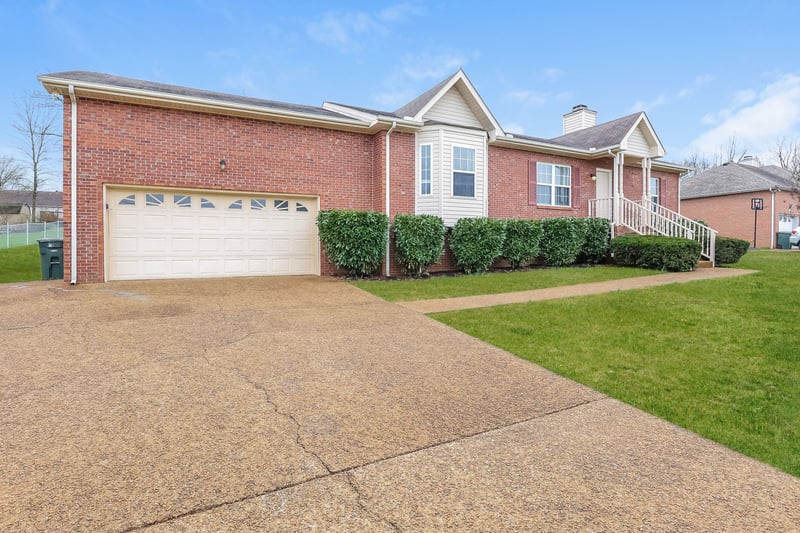 111 Grant Ct, Portland, TN 37148