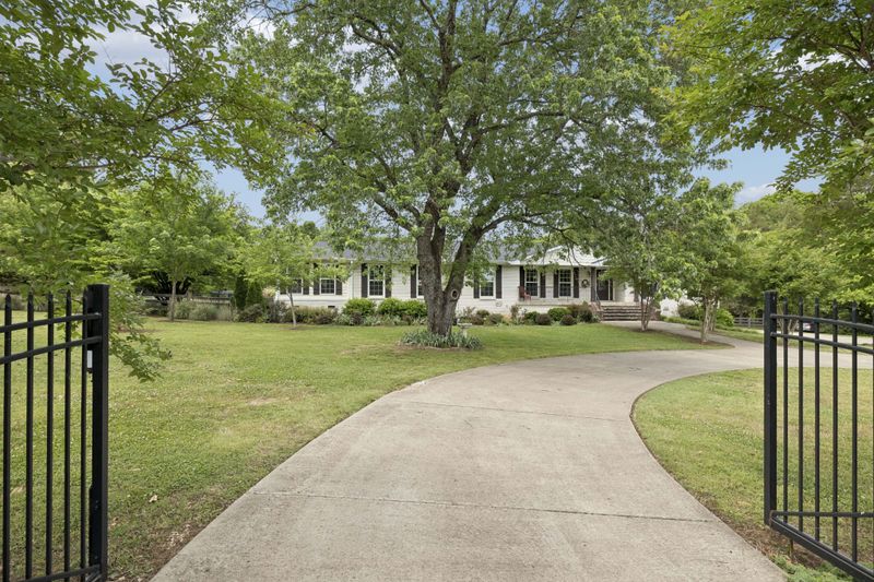 3268 Sulphur Springs Rd, Murfreesboro, TN 37129