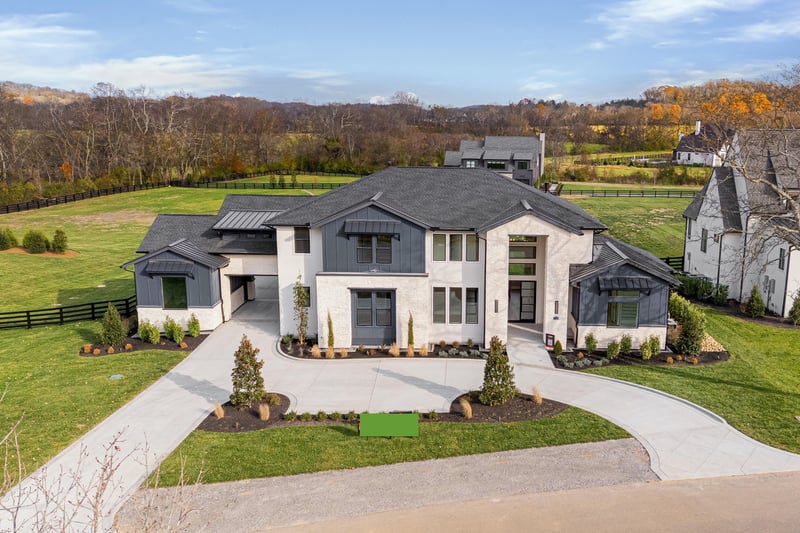 1764 Dean Rd, Thompsons Station, TN 37179