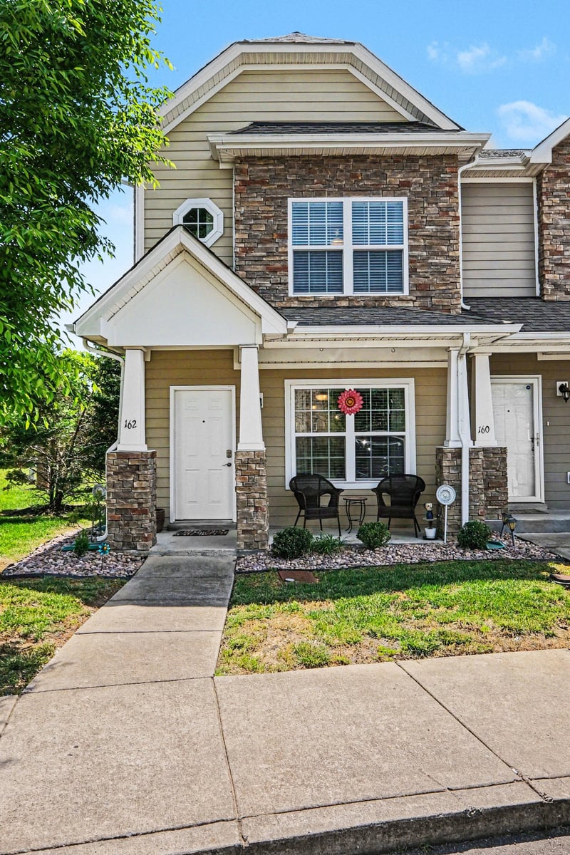 162 Cobblestone Place Dr, Goodlettsville, TN 37072