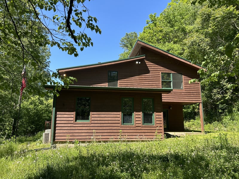 140 Carver Hollow Rd, Pleasant Shade, TN 37145