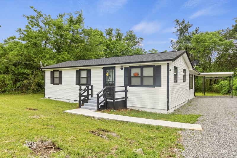 1370 Daniels St, Christiana, TN 37037