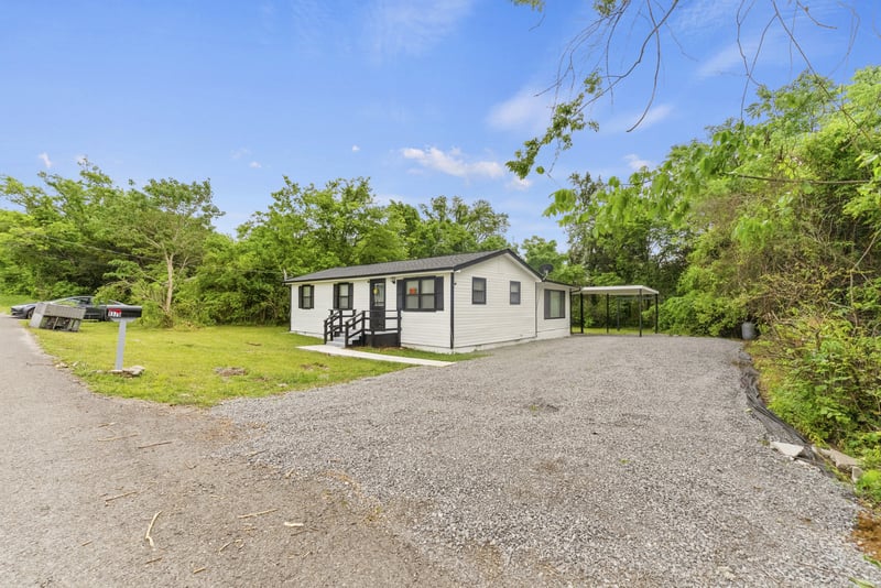 1370 Daniels St, Christiana, TN 37037