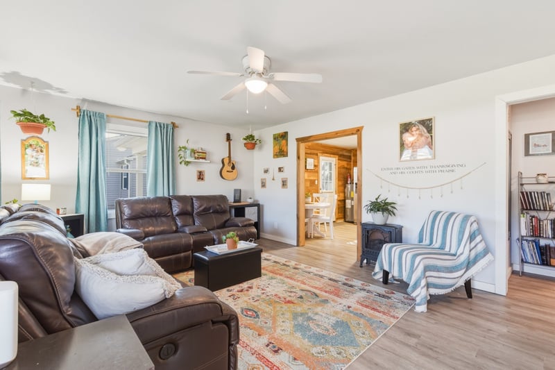 31 Horseshoe Bend Ln, Elmwood, TN 38560