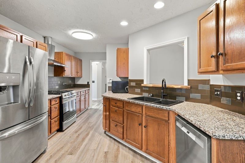 122 Mansker Park Dr, Hendersonville, TN 37075