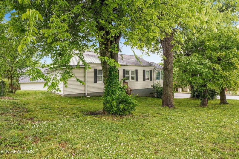 835 E Lincoln Rd, Alcoa, TN 37701