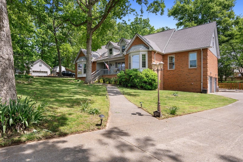 516 Tyler Ct, Cottontown, TN 37048