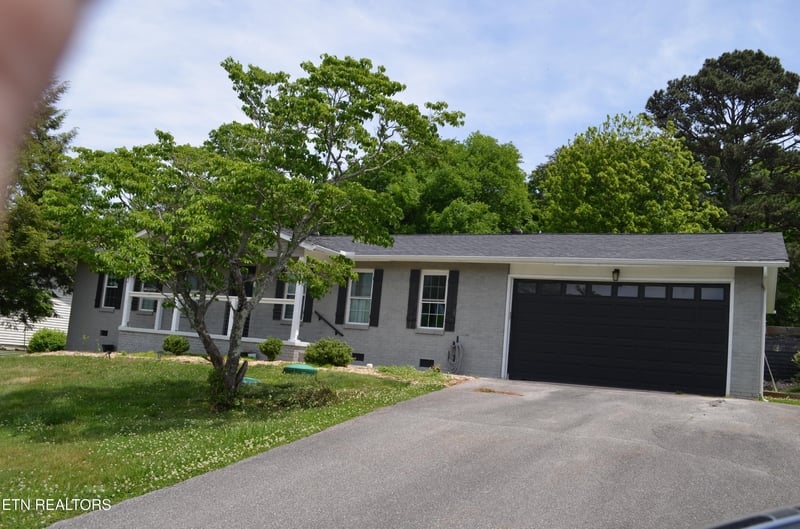 3212 Boomerang Ln, Knoxville, TN 37931